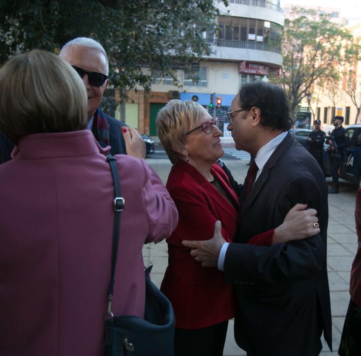 La Generalitat en pleno celebra en Alicante las cuatro décadas de la Carta Magna con un acto institucional en el Teatro Principal que llega en medio de los ataques al modelo territorial y de la alerta ultra.