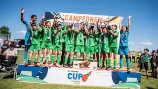 El Betis vuelve a triunfar en la Jamón Cup en la que brilló Gavi