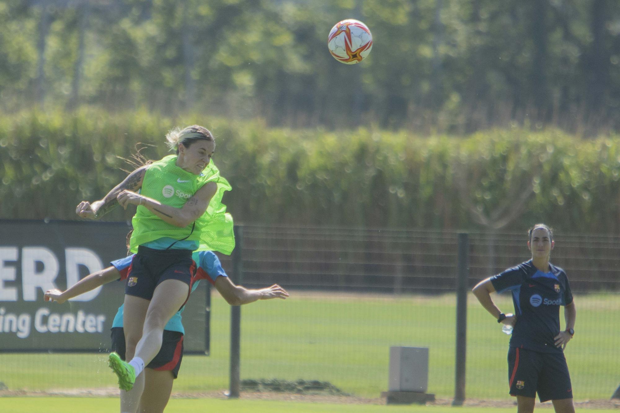 Sessió d'entrenament del Barça femení a la Vall d'en Bas