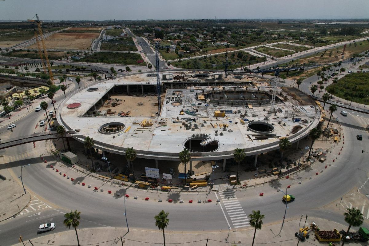 Estado de las obras de la gran plaza y de la torre de Entrenúcleos