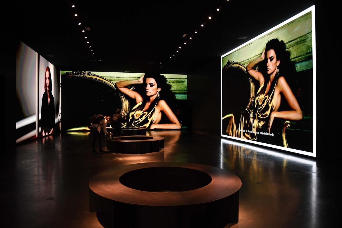 'Wonderland' de Annie Leibovitz en A Coruña: primeras imágenes de la nueva exposición en la Fundación Marta Ortega Pérez (MOP)