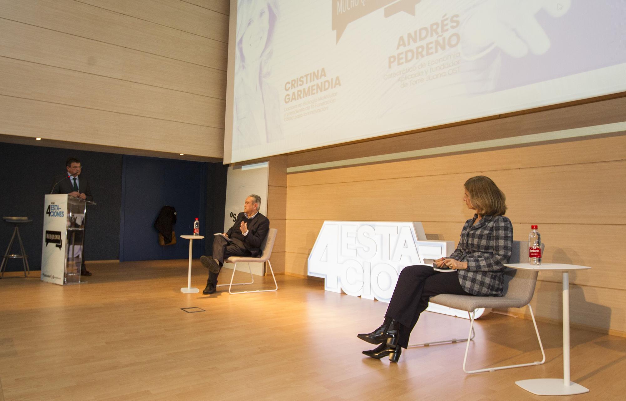 Cristina Garmendia: "Si la Agencia Europea del Medicamento decide seguir con la vacunación, sigamos sin miedo"