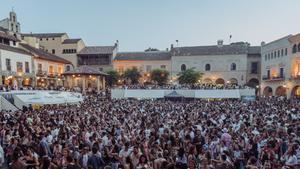 El tardeo más multitudinario hasta la fecha de Paripé: 5.100 personas en el Poble Espanyol el pasado julio.
