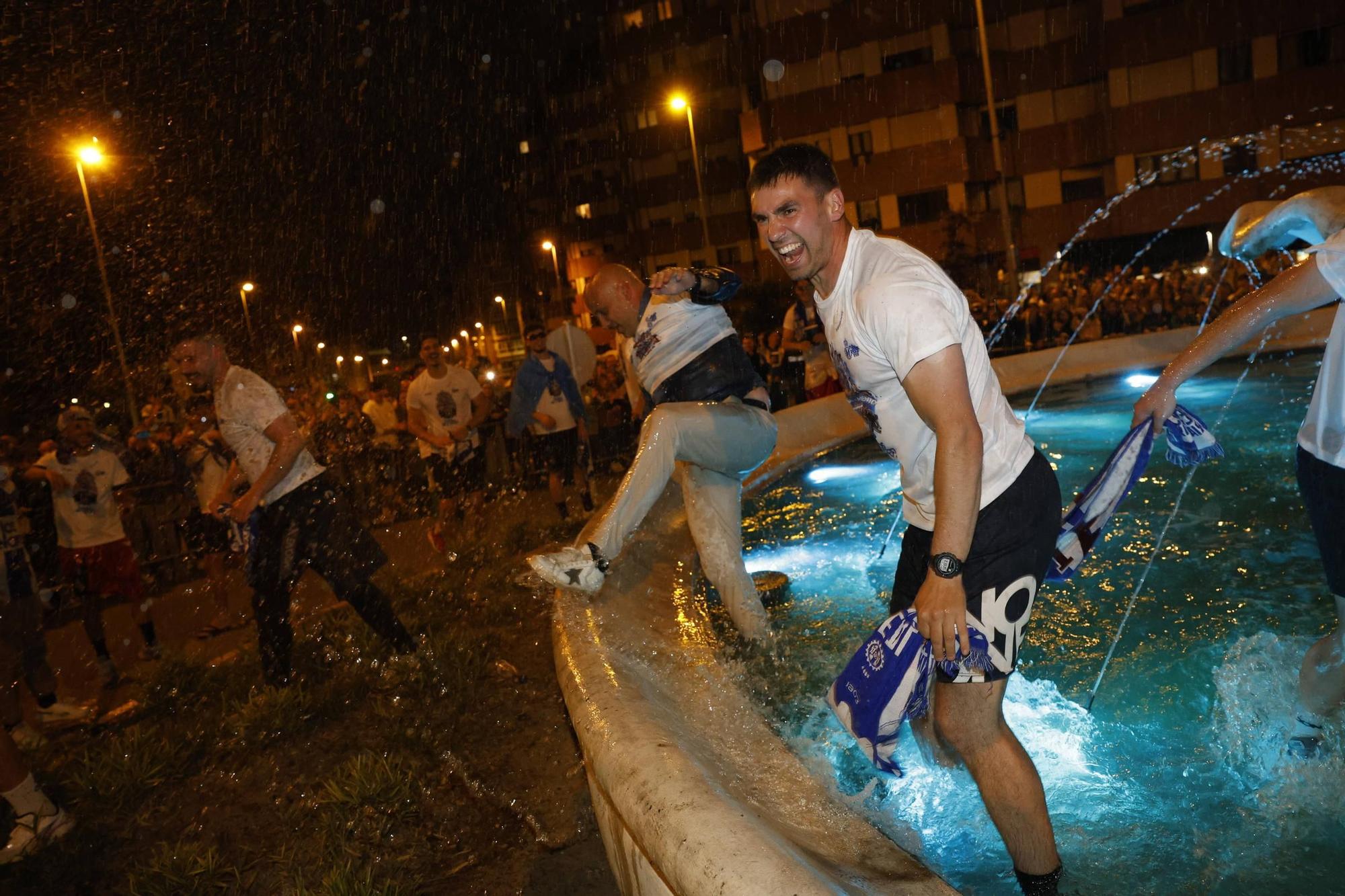 EN IMÁGENES: Locura en las calles de Avilés por el ascenso