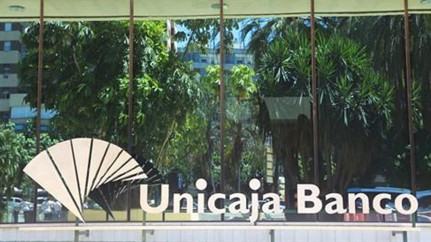 Unicaja y Liberbank confirman los contactos &quot;preliminares&quot; para una posible fusión