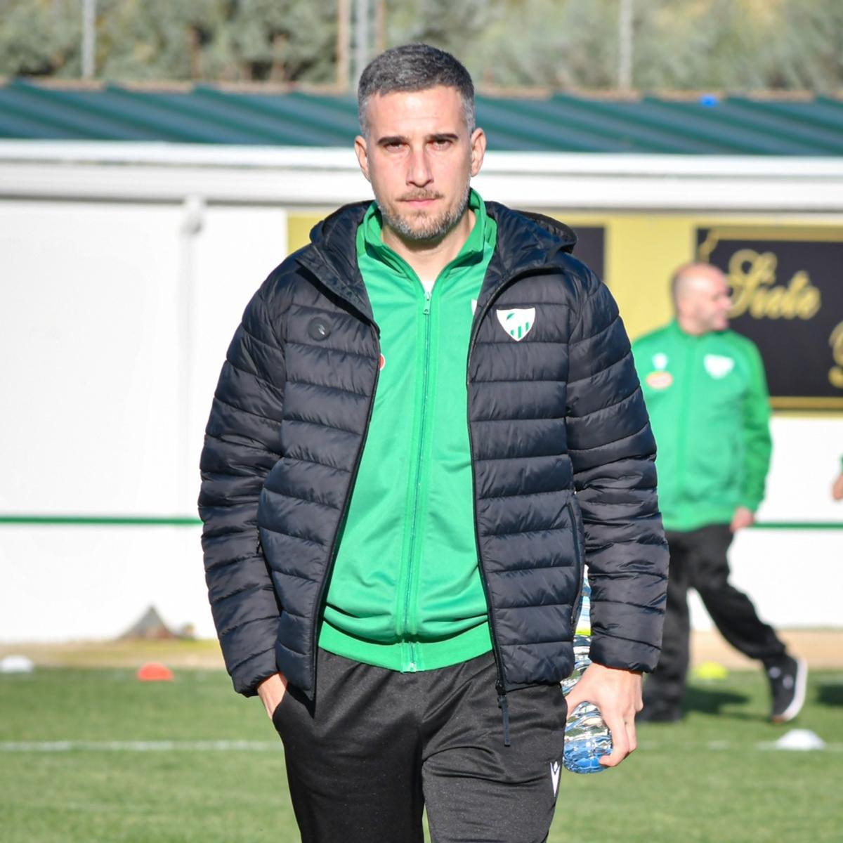 Carlos Pizarro, con el Santa Amalia.
