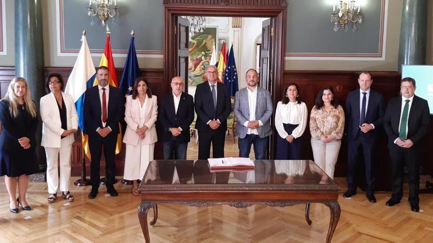 Canarias firma con el Estado un protocolo para colaborar con el sector privado en la transición energética