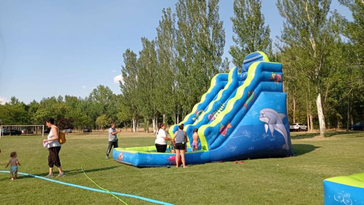 Uno de los hinchables acuáticos colocados en San Cristóbal.