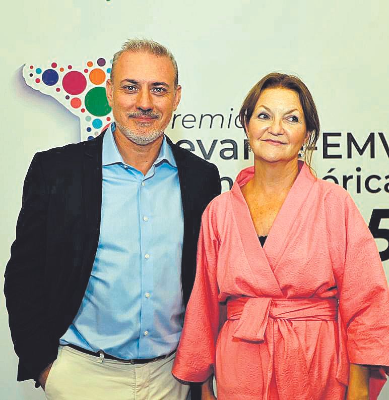 José Enrique Sanz, director general de IGP Cítricos Valencianos; y Merche Planells.