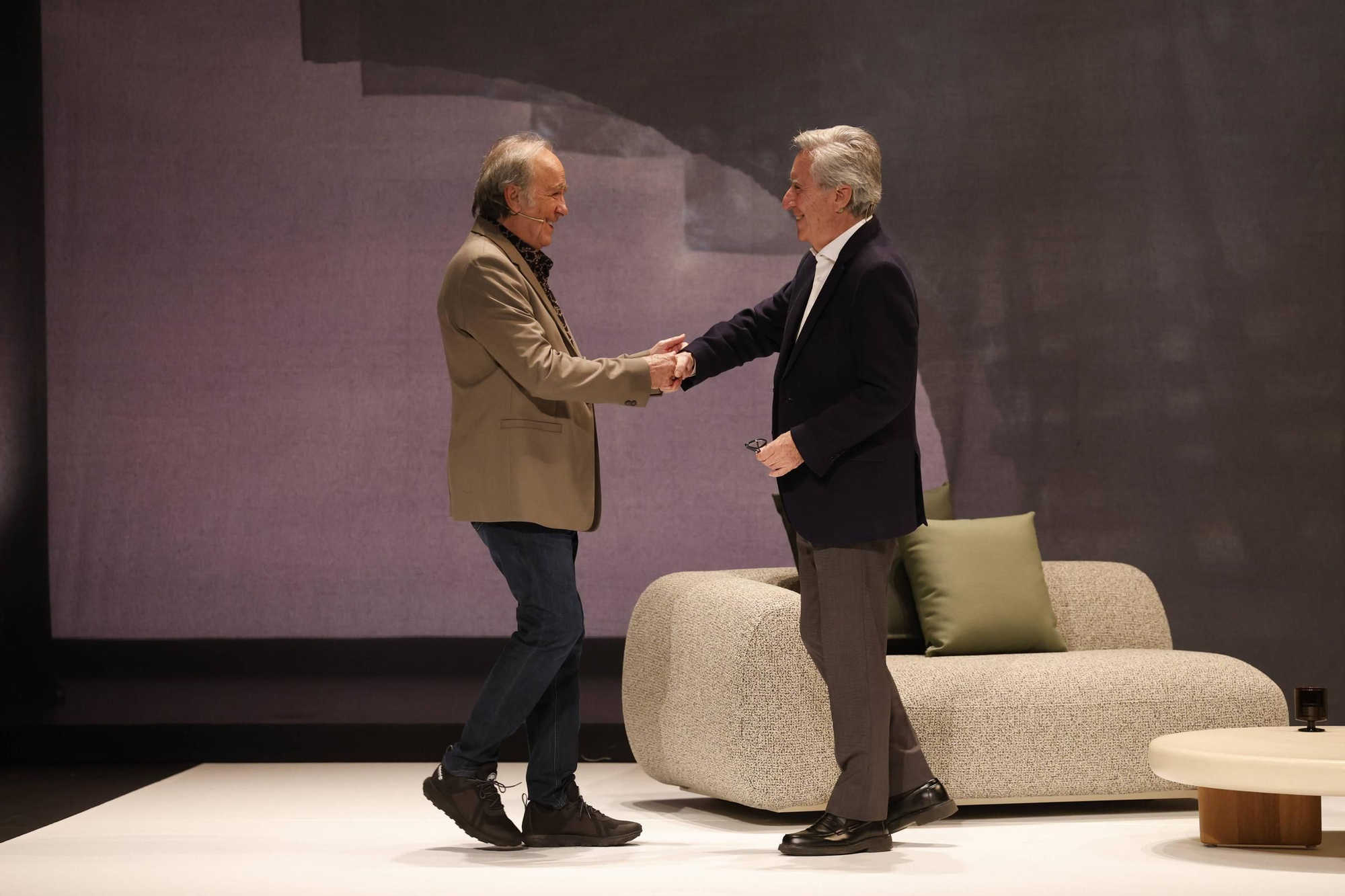 Así fue el encuentro entre Serrat e Iñaki Gabilondo en Gijón.