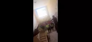 Desalojo de migrantes de una nave de Aldaia