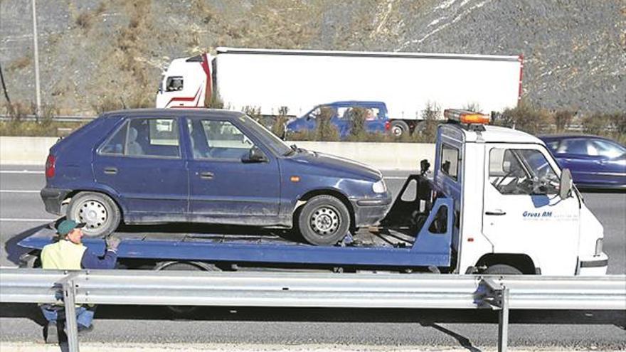 El seguro presta 3.650 asistencias en carretera cada mes en Castellón