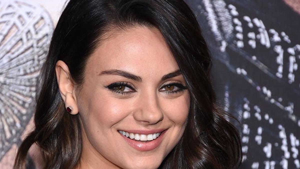Mila Kunis: "Natalie Portman es la única persona que hemos besado Ashton y yo"