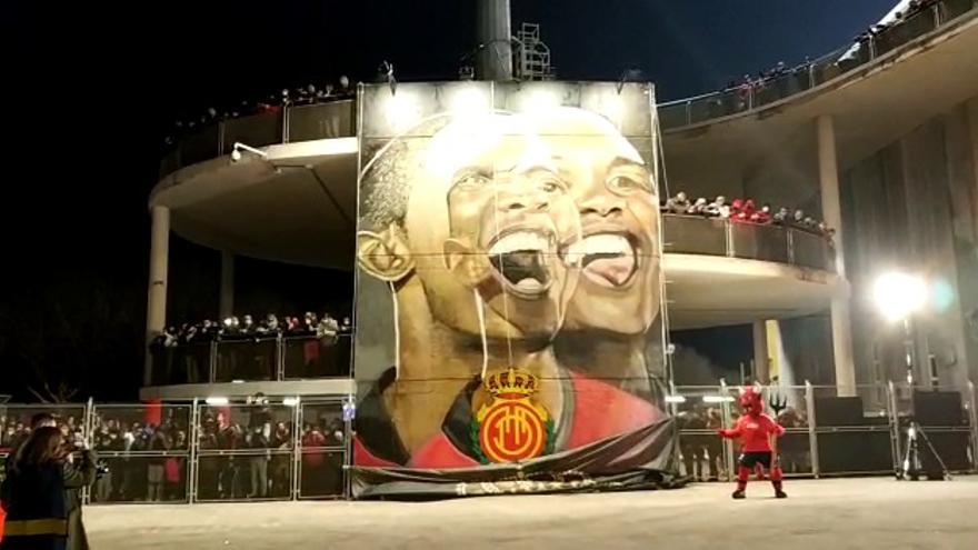 Mural dedicado a Etoo en Son Moix