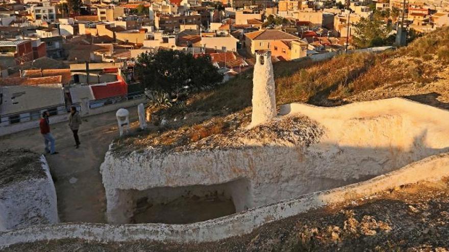 Las Cuevas del Rodeo de Rojales renuevan su propuesta de arte y artesanía