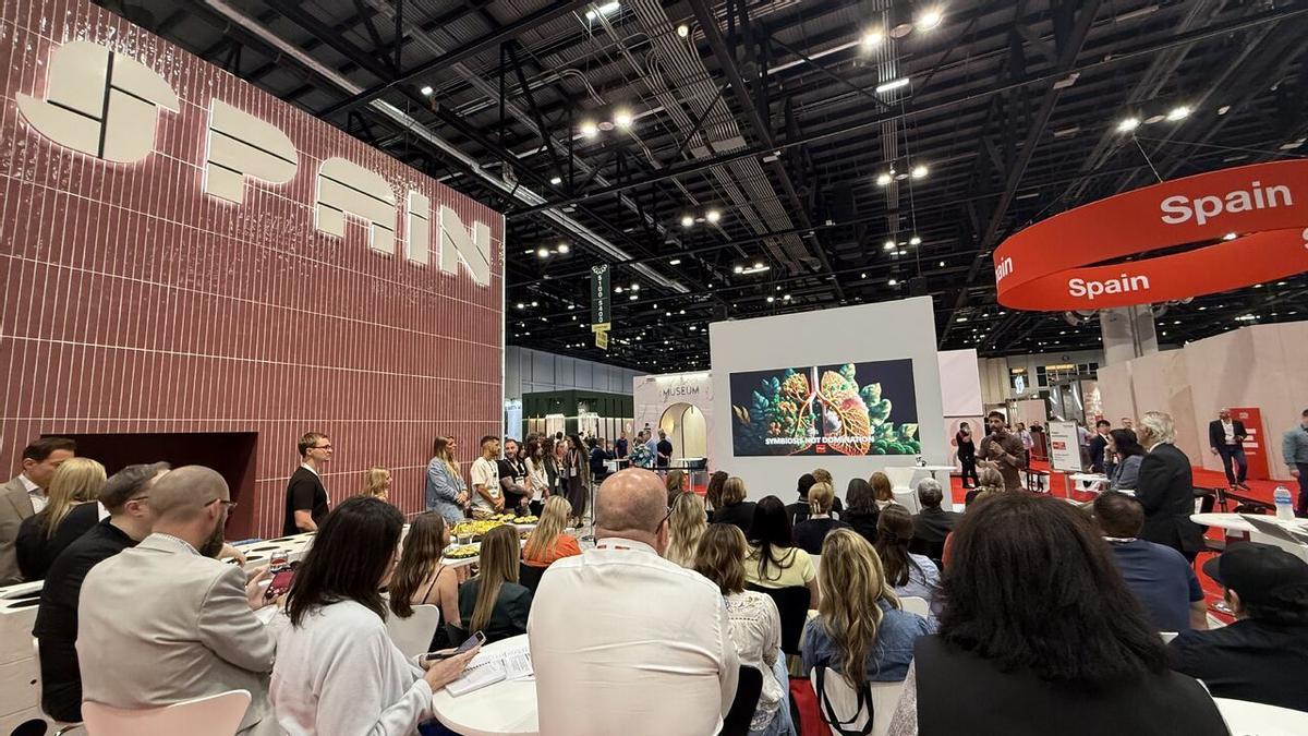 Aspecto del estand de España en la feria Coverings 2025.