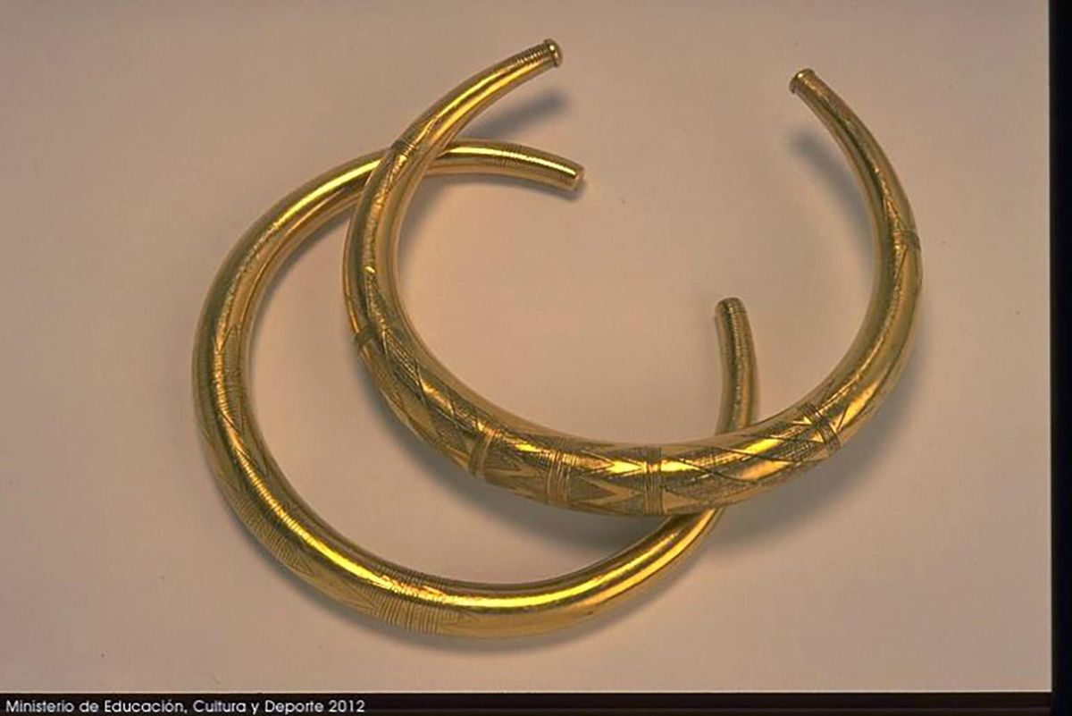 Torques de oro.