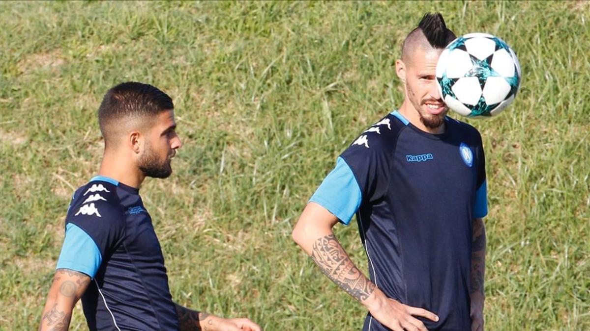 Martens y Hamsik, peligro ofensivo para el Feyenoord