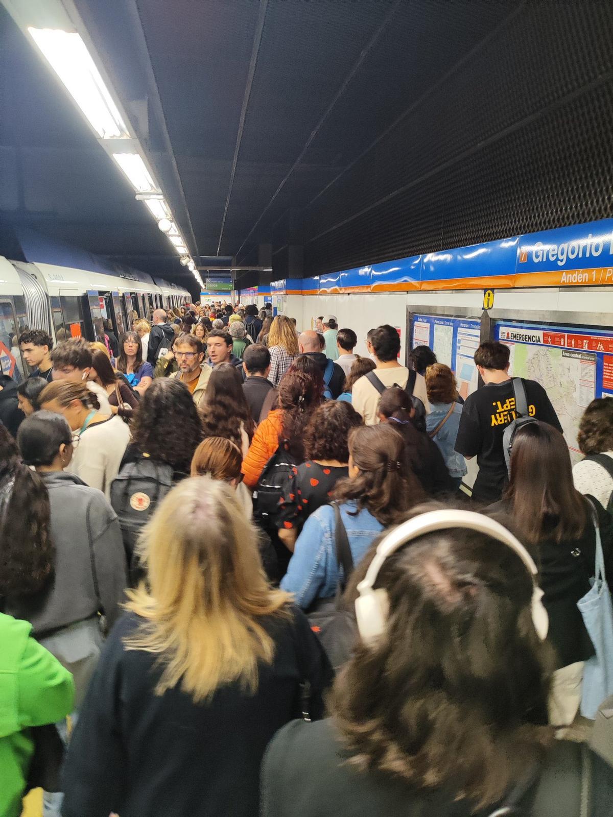 Una foto del Metro de Madrid compartida por Óscar Puente en X.