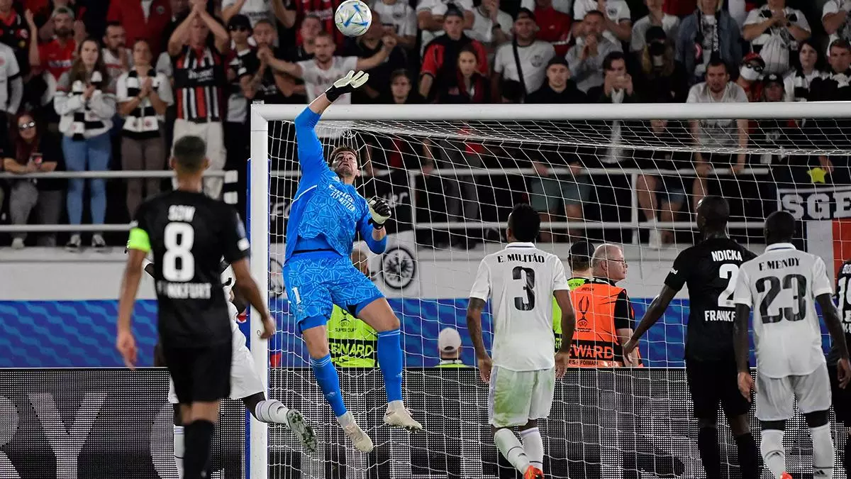 Courtois presume de efectividad: "Las tres últimas finales hemos dejado la portería a cero"