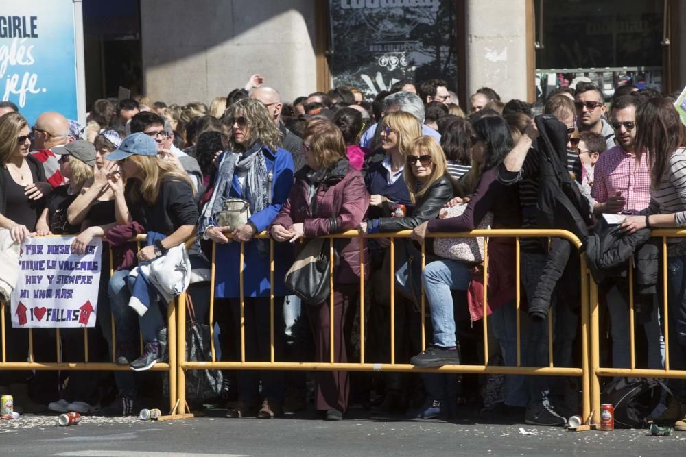 Búscate en la mascletà del 8 de marzo