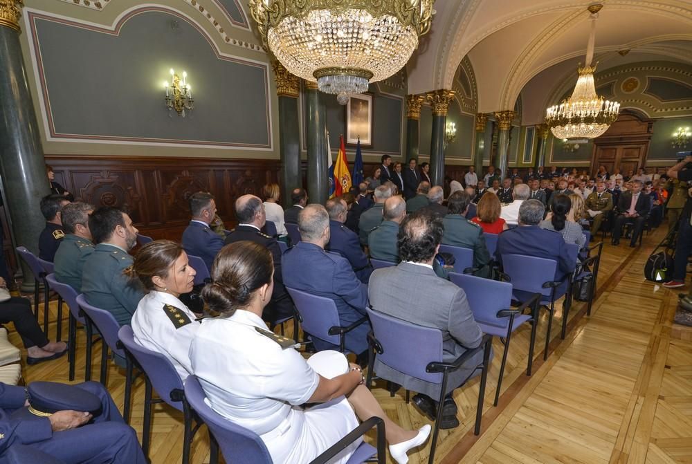 Entrega de medallas al mérito de la protección civil