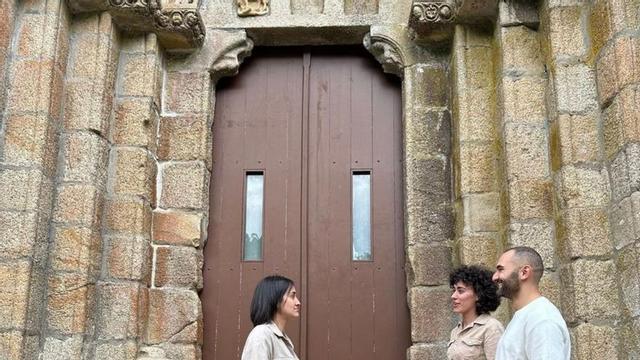 El BNG reclamará en el Parlamento las dos piezas sustraídas del pórtico de Carboeiro