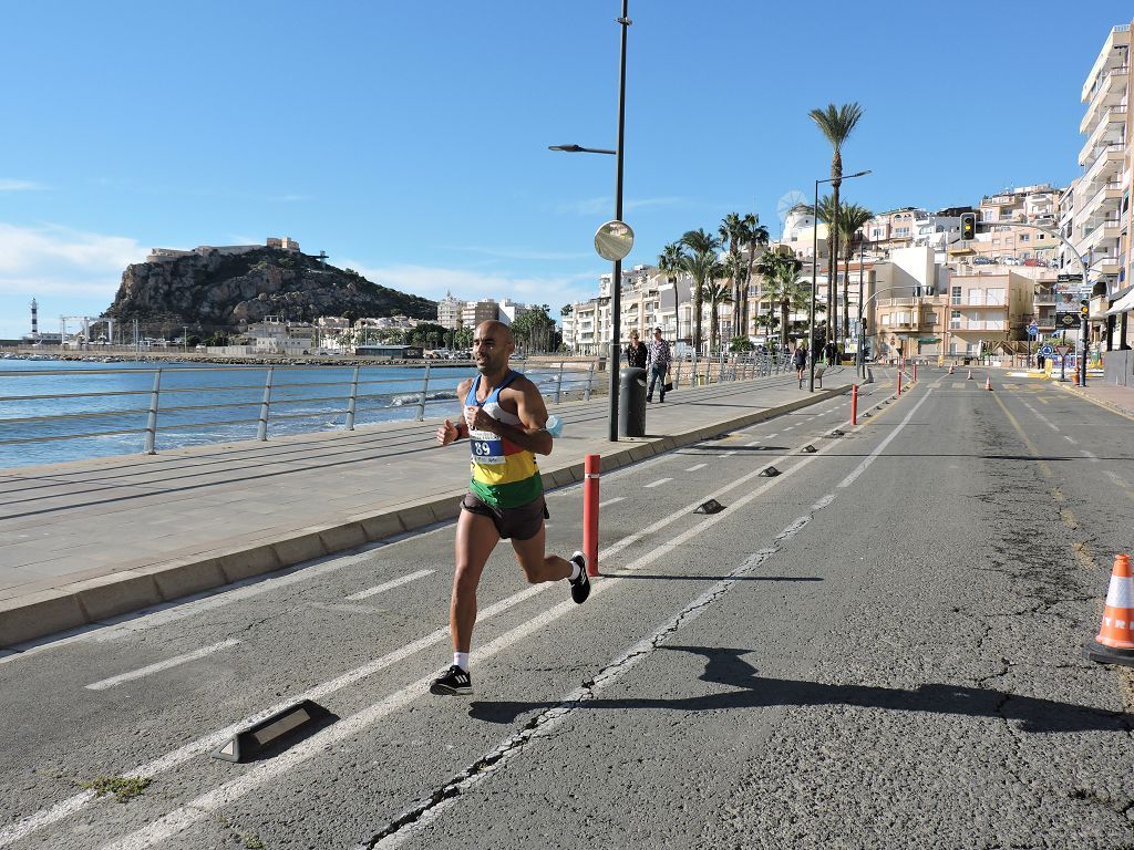 Estos todas las imágenes de la Media Maratón de Águilas