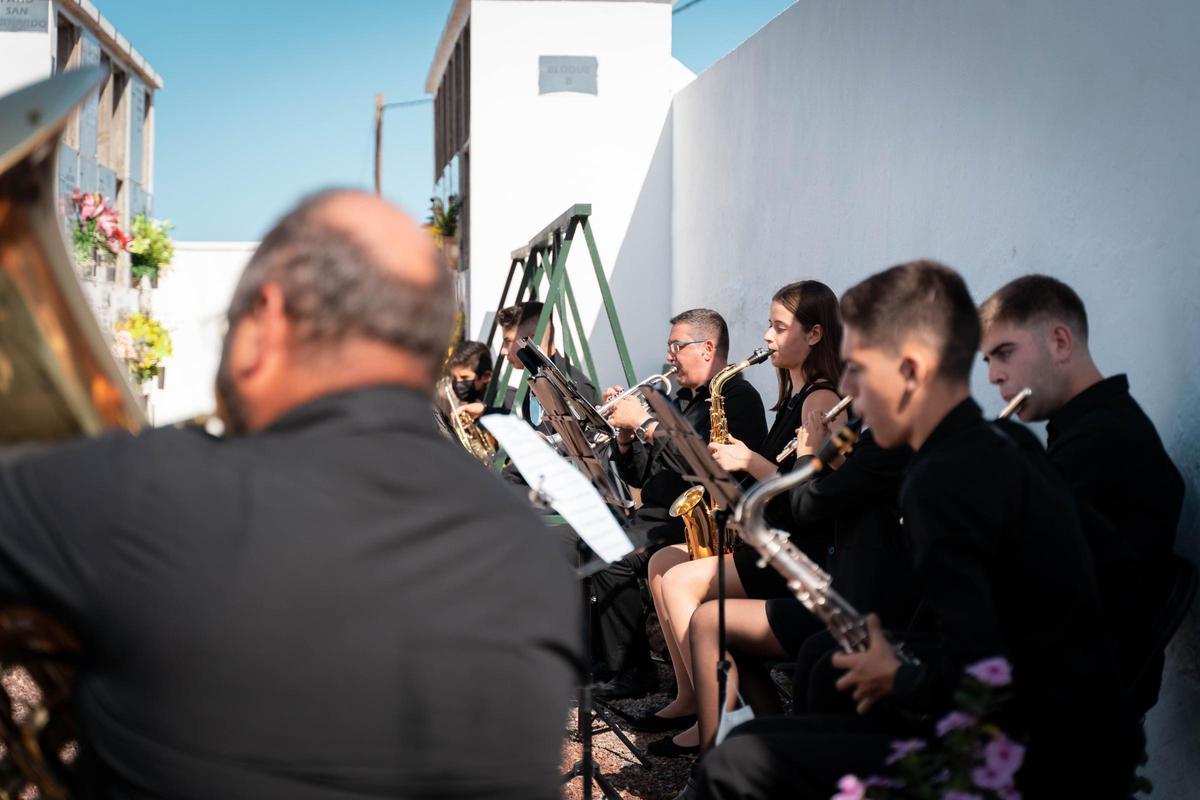 Ambientación musical en uno de los cementerios de La Laguna.