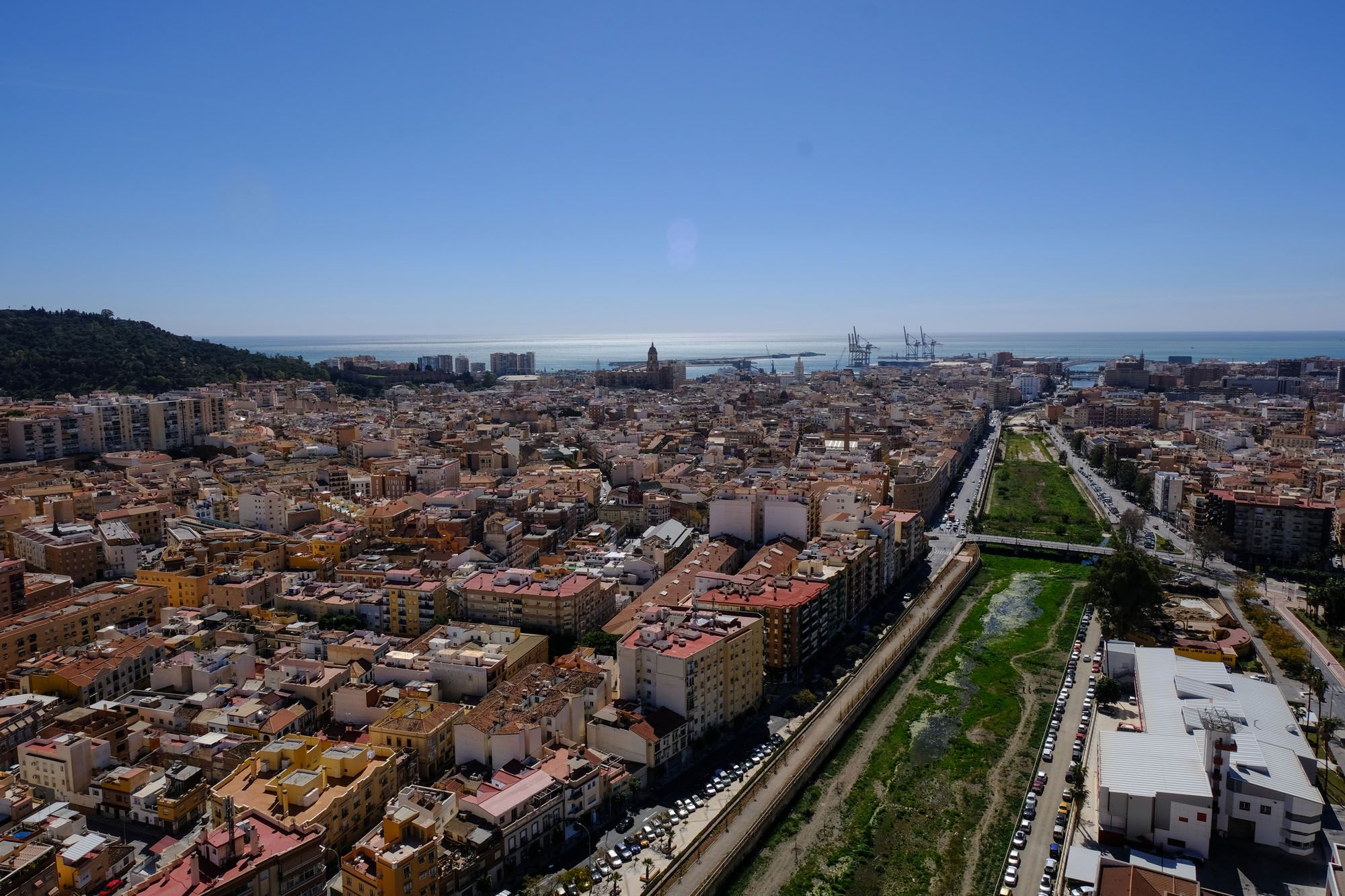 Vistas de Málaga desde las torres de Martiricos.