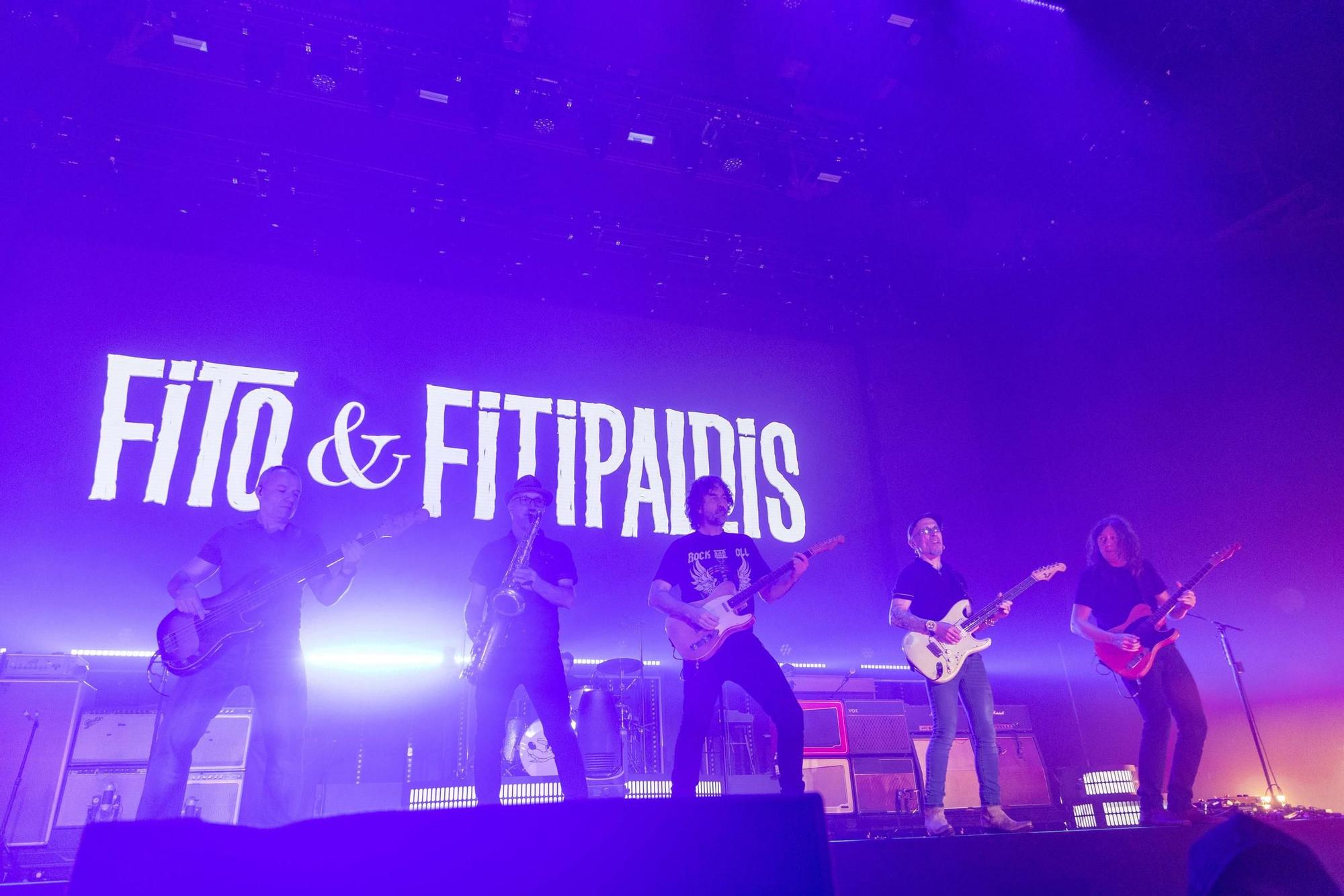 El Multiusos Fontes do Sar a los pies de Fito y sus fitipaldis