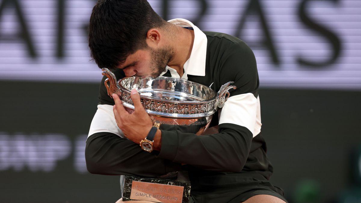 Alcaraz gana el Roland Garros ante Sinner, con una remontada sin precedentes