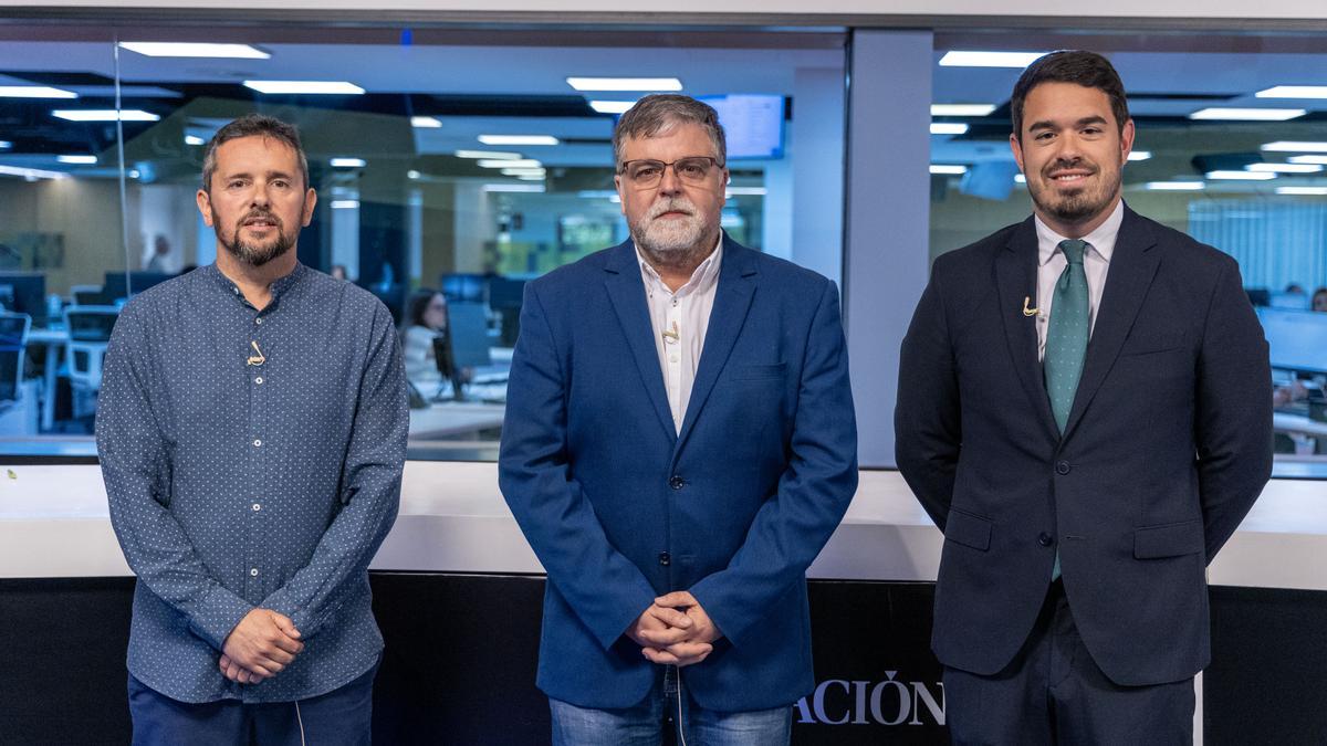 Francisco Iniesta, de Verdes de Europa; el alcalde socialista Fulgencio Cerdán y el popular Miguel Ángel Salguero, en los estudios de Información TV.