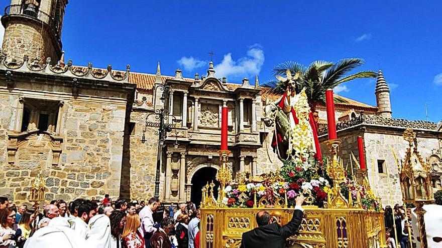 Nuestro Padre Jesús en su entrada triunfal en Domingo de Ramos. 