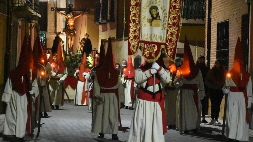 Tierra de Campos enmudece: Miércoles Santo en Villalpando y Manganeses