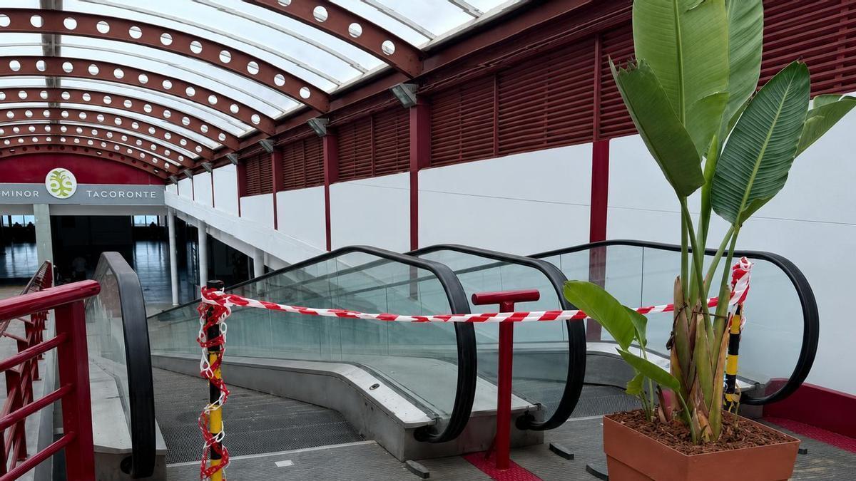 Una de las escaleras del mercado municipal de Tacoronte