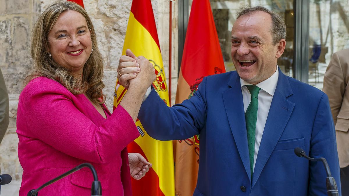 PP y Vox firman su pacto para gobernar en coalición el Ayuntamiento de Burgos.