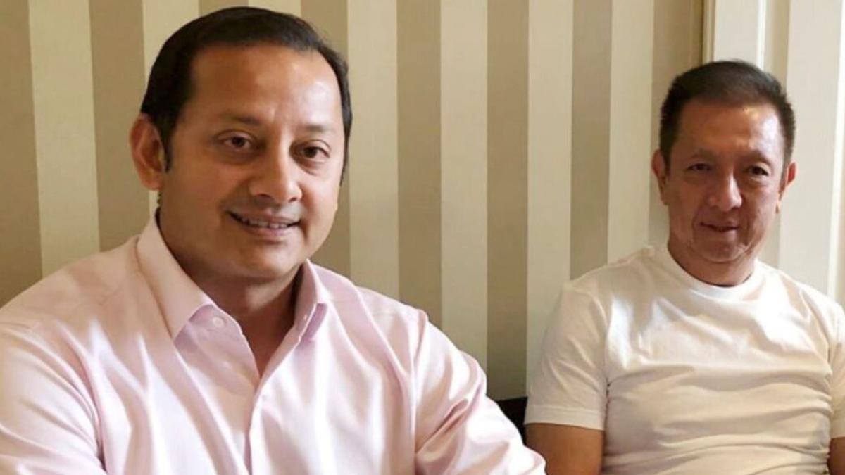 Anil Murthy, junto a 
Peter Lim.  levante-emv