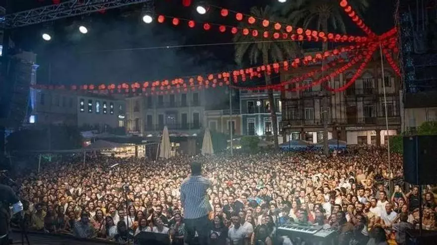 Vídeo | Los conciertos salen del centro y Mérida toma la palabra: ¿acierto o error en la Feria?