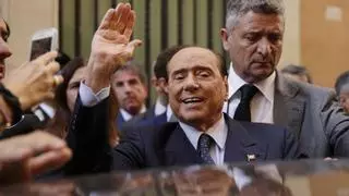 Berlusconi promet «un autobús ple de prostitutes» als jugadors del Monza si guanyen un club gran
