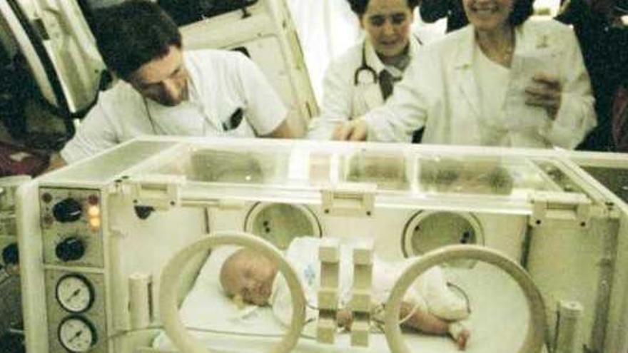 El caso del bebé asturiano que nació en Cabueñes de su madre muerta revive en Texas