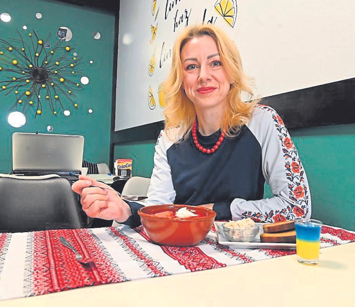 Ucraniana al frente de un bar: Limonada.