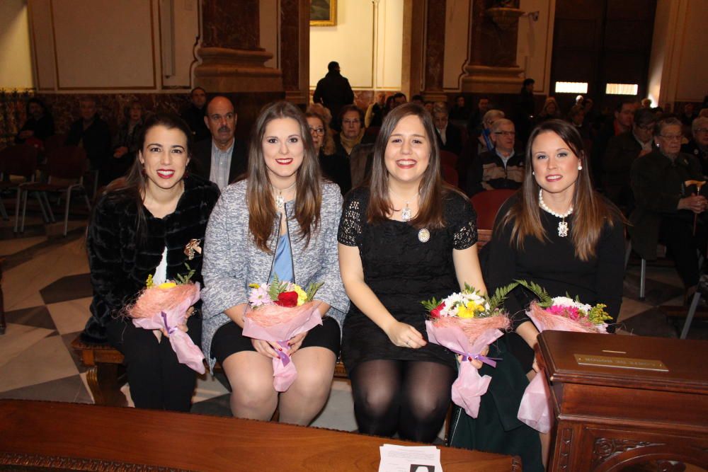 Ofrenda de las falleras mayores de Primera A el 1 de Enero