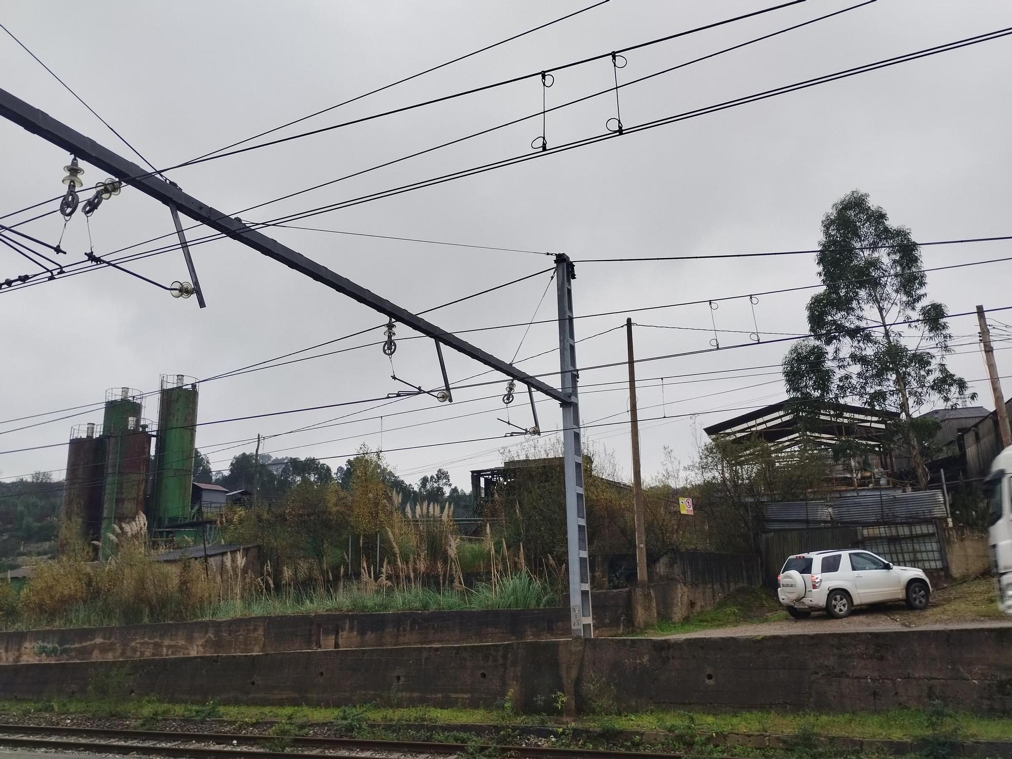 Villardeveyo, tierra ferroviaria y minera que esconde una celosía prerrománica