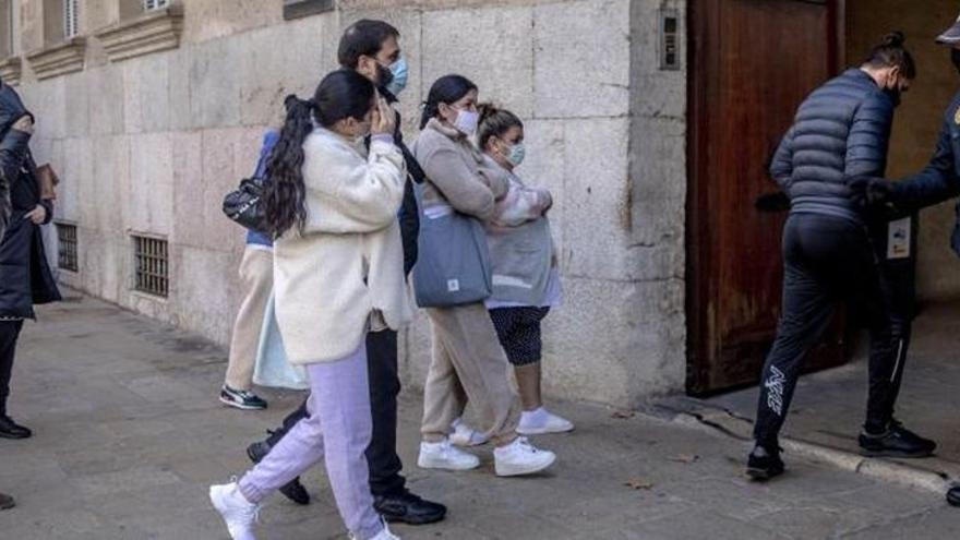 Macrojuicio por narcotráfico en Mallorca: marihuana para la hernia y dinero de las tragaperras