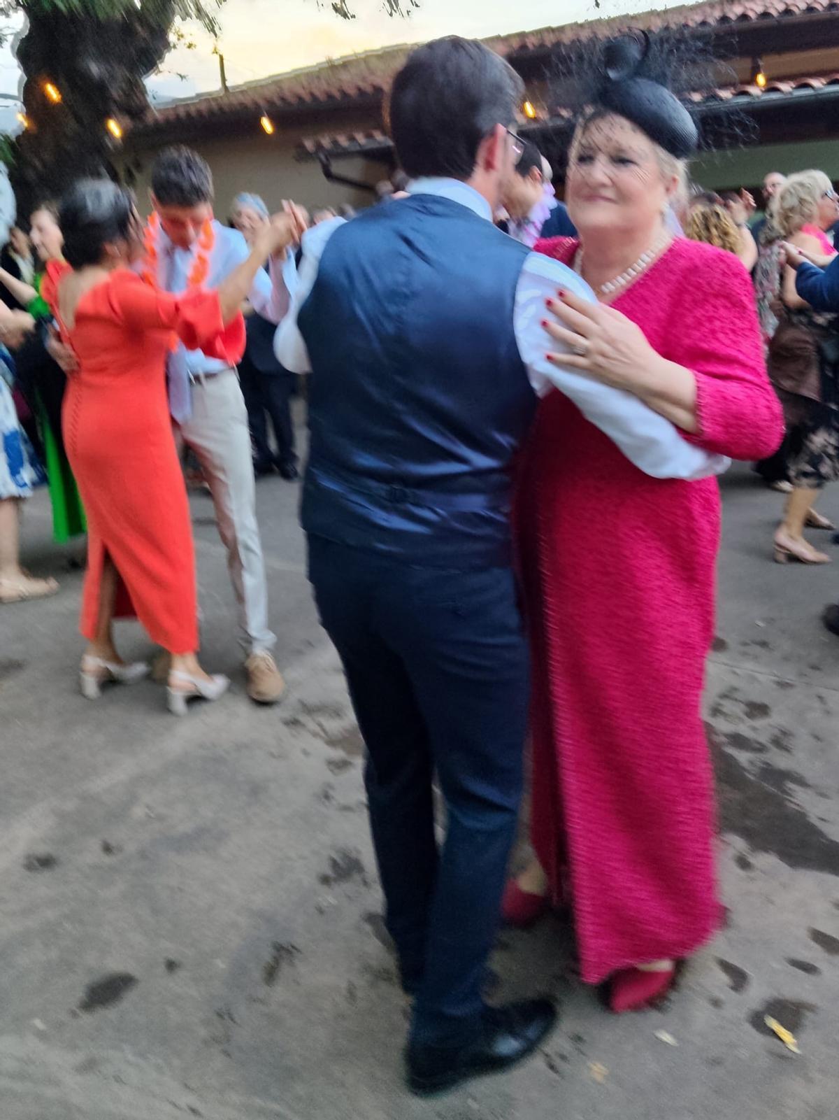 La boda de Marta Canteli y Luis Pola, en imágenes