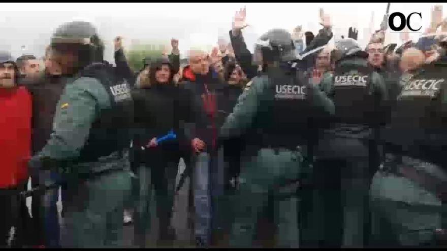 Cargas en la manifestación de funcionarios de prisiones en Teixeiro