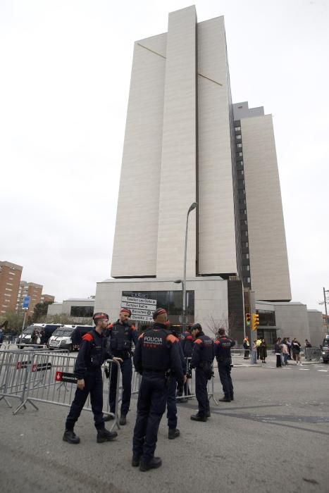 Dispositiu policial als voltants del Camp Nou