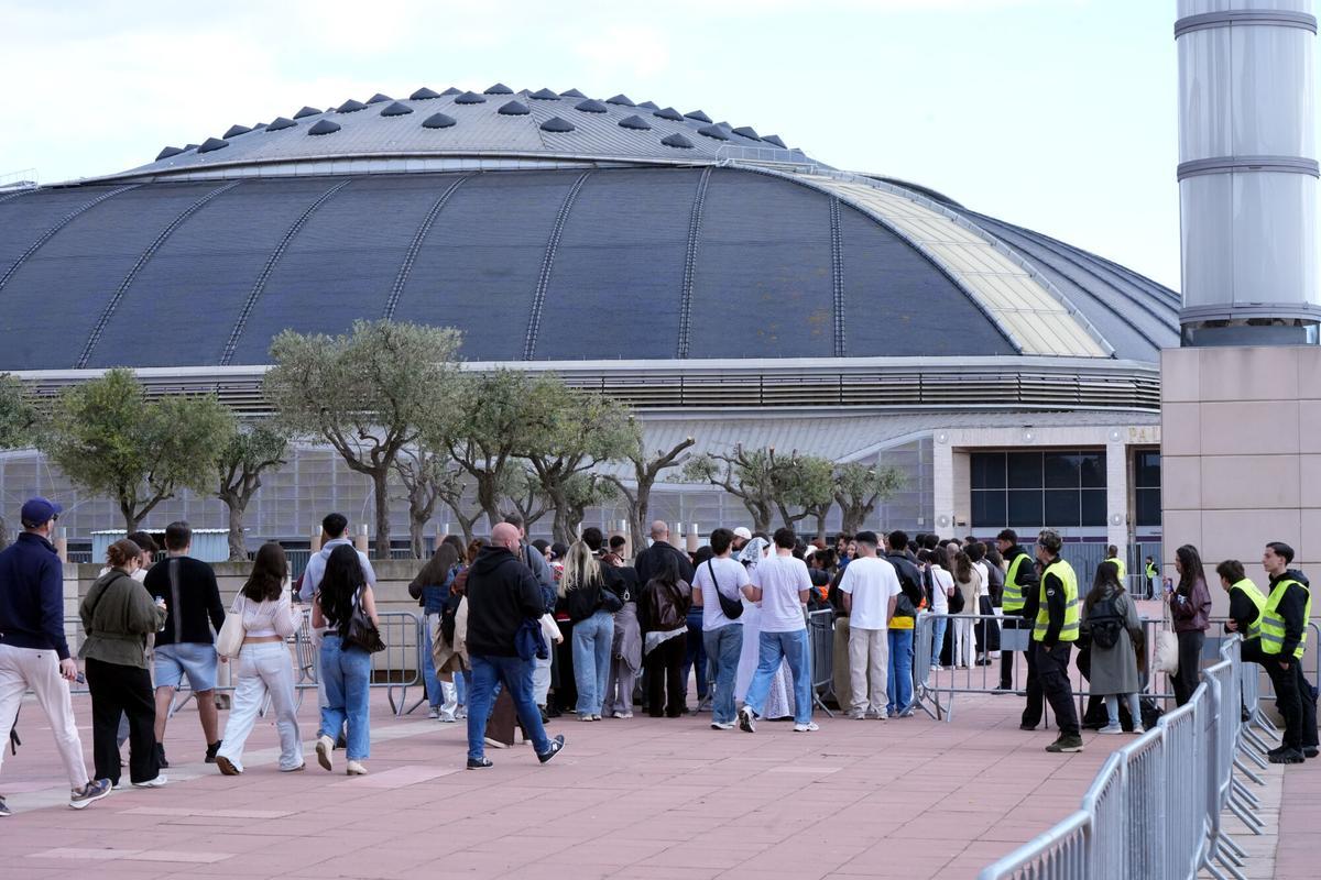El públic de Rosalía, abans del primer concert al Palau Sant Jordi