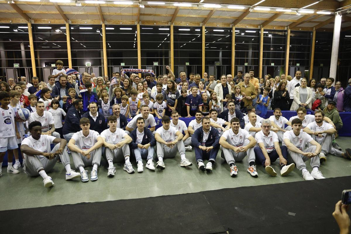 El Obradoiro 24-25 se presenta ante sus aficionados con el deseo de llevarlos a ACB